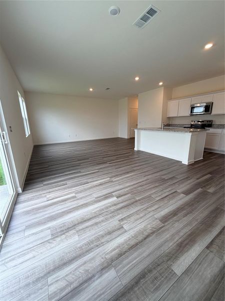 Spacious, unfurnished interior of a new home in Vacek Pointe, Richmond (Image 14).