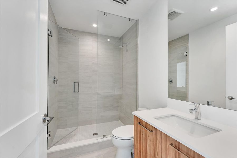 Furnished interior view inside a new home in , Fort Lauderdale (Image 21).