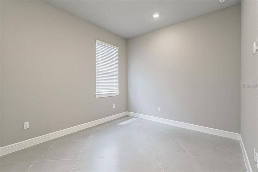 Spacious, unfurnished interior of a new home in , St. Cloud (Image 18).