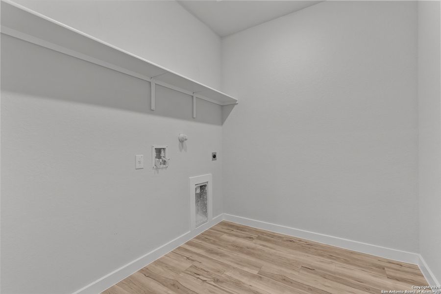 Spacious, unfurnished interior of a new home in Hiddenbrooke, Seguin (Image 25). Spacious, unfurnished interior of a new home in Hiddenbrooke, Seguin (Image 25).