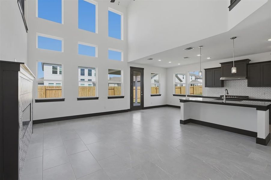 Representative unfurnished interior of a home built from the Bennington 2434 S 3CG by Saratoga Homes in Turnbo Ranch, Killeen (Image 19).