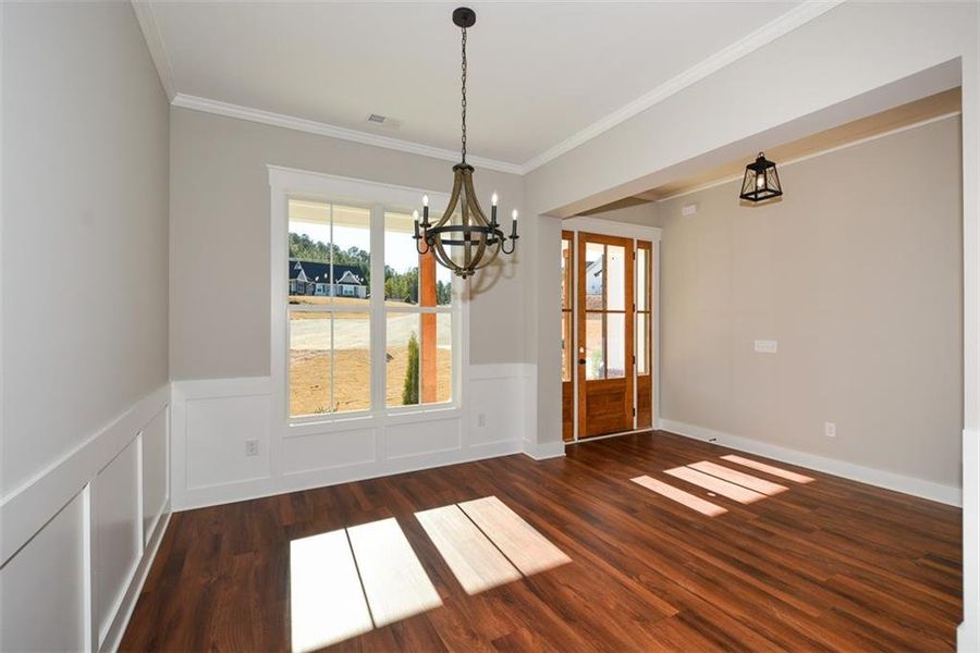 Spacious, unfurnished interior of a new home in , Jasper (Image 13).