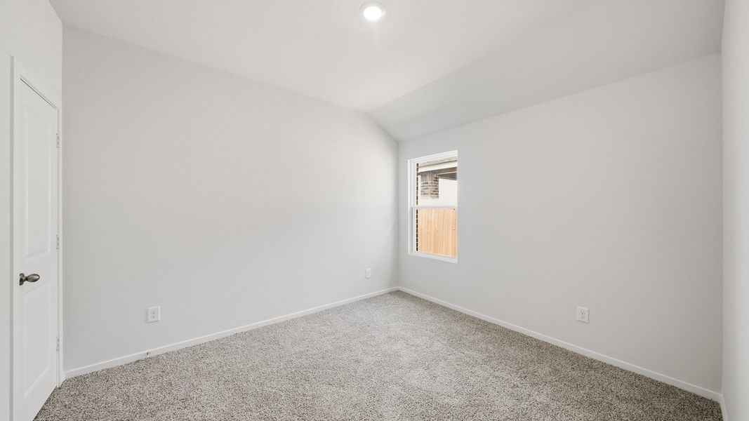 Spacious, unfurnished interior of a new home in Sunterra Lakes, Brookshire (Image 17).