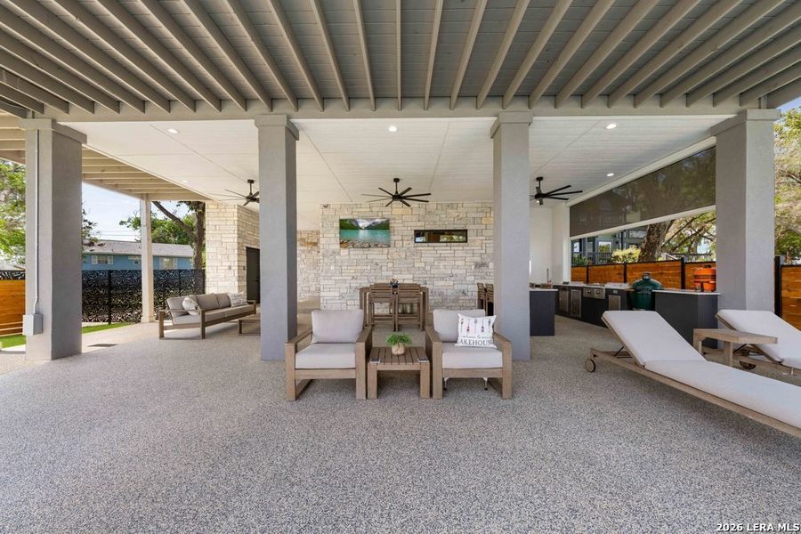 Exterior details and patio area of a home in , McQueeney (Image 26).