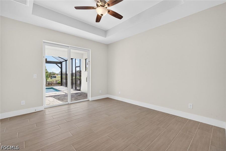 Spacious, unfurnished interior of a new home in Cape Coral, Cape Coral (Image 22).