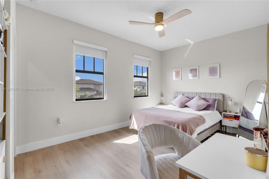 Furnished interior view inside a new home in , Miramar (Image 14).