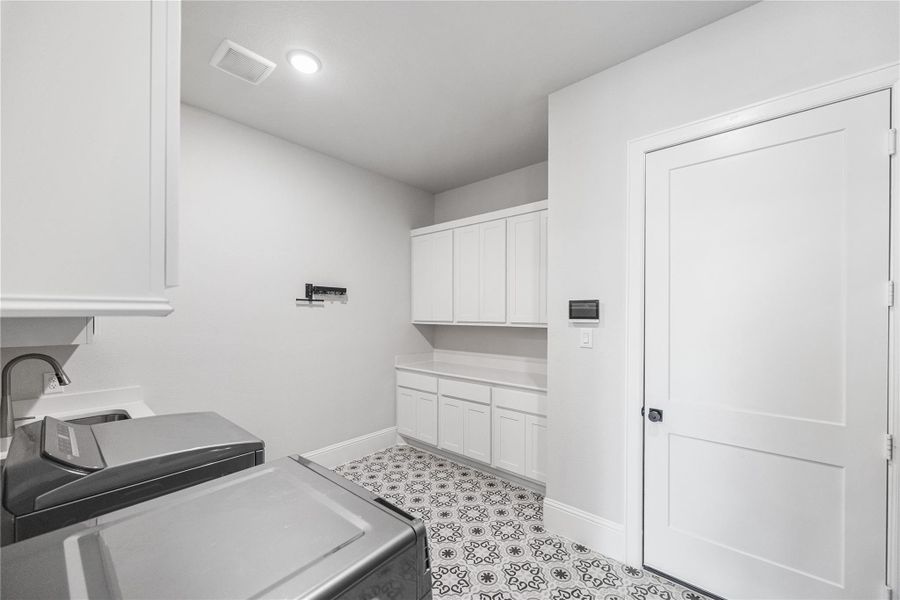 Furnished interior view inside a new home in , Magnolia (Image 15).