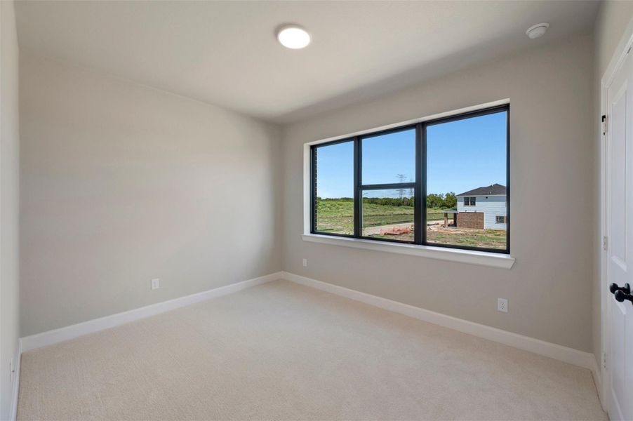Spacious, unfurnished interior of a new home in Sienna - Grove Collection, Missouri City (Image 23).