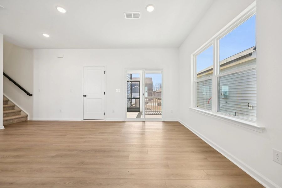 Representative images and renderings are for illustrative purposes. Actual structural options and design finishes of home may vary. Representative images and renderings are for illustrative purposes. Actual structural options and design finishes of home may vary.