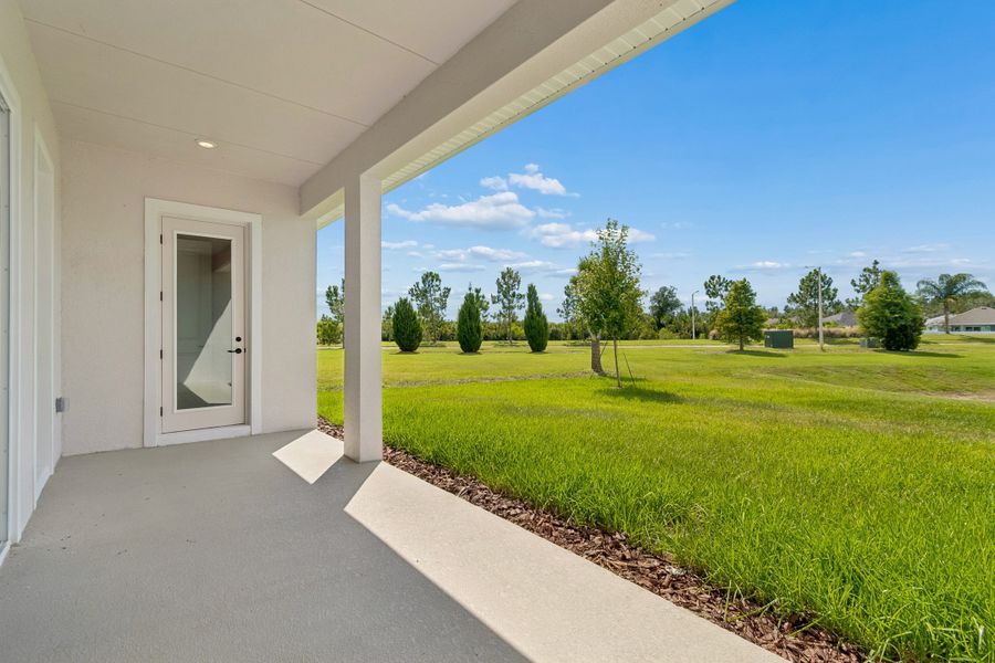 Exterior details and patio area of a home in Chapel Crossings – Classic Series, Wesley Chapel (Image 3).