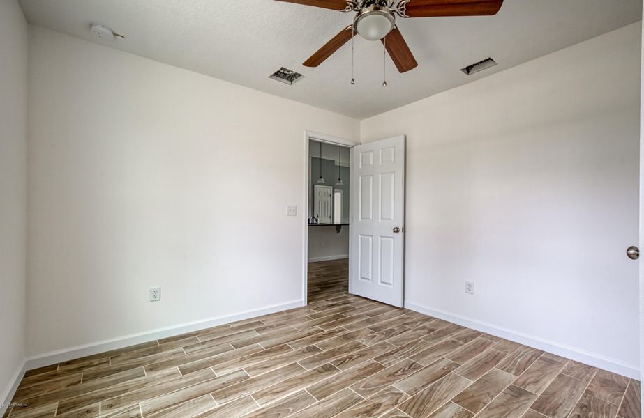 Spacious, unfurnished interior of a new home in , Jacksonville (Image 31).
