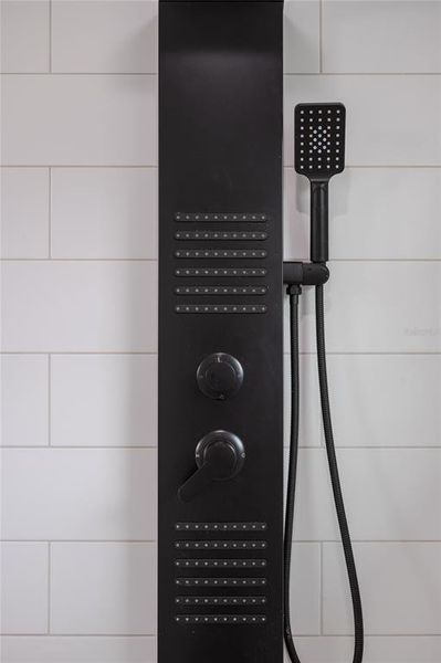 Close-up of interior finishes inside a home in , Deltona (Image 33).