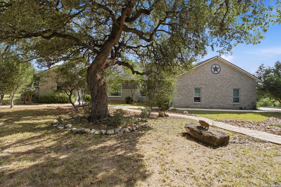 Natural landscape and outdoor views near in Bandera (Image 39). Natural landscape and outdoor views near in Bandera (Image 39).