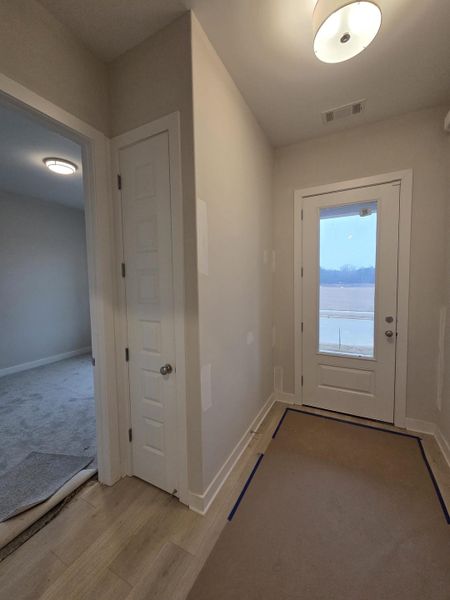 Spacious, unfurnished interior of a new home in Twin Oaks, Oakland (Image 5).
