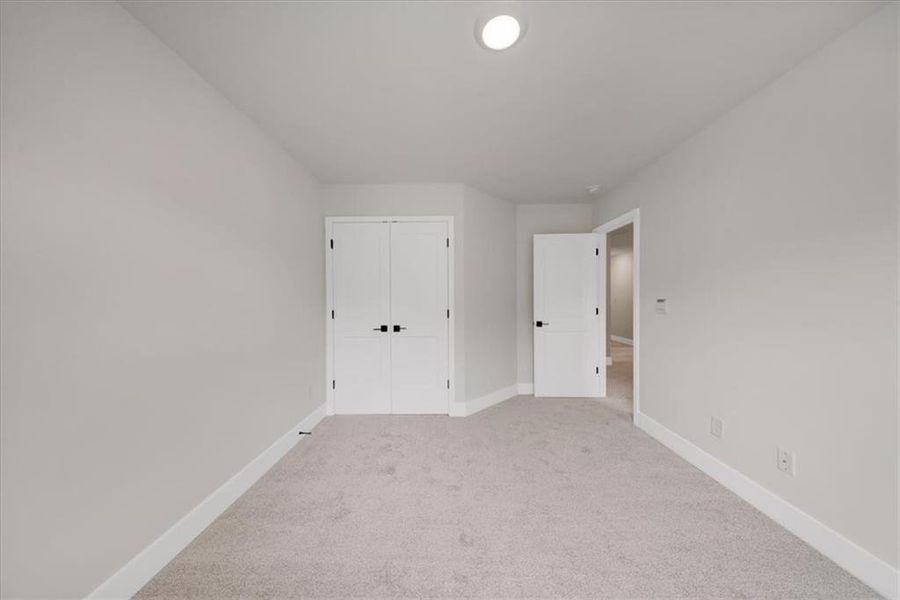 Spacious, unfurnished interior of a new home in Canterbury Villas, Carrollton (Image 30).