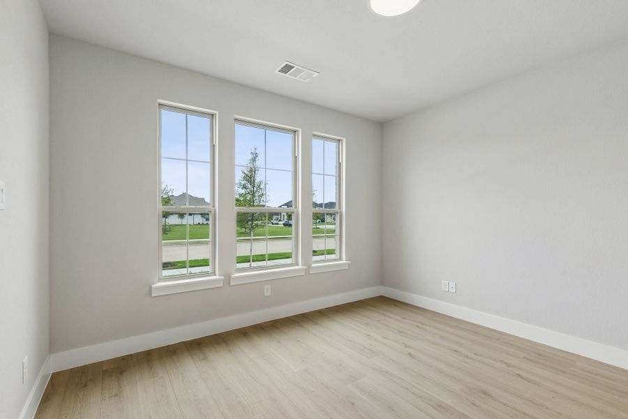 Spacious, unfurnished interior of a new home in Dove Hollow, Waxahachie (Image 23). Spacious, unfurnished interior of a new home in Dove Hollow, Waxahachie (Image 23).
