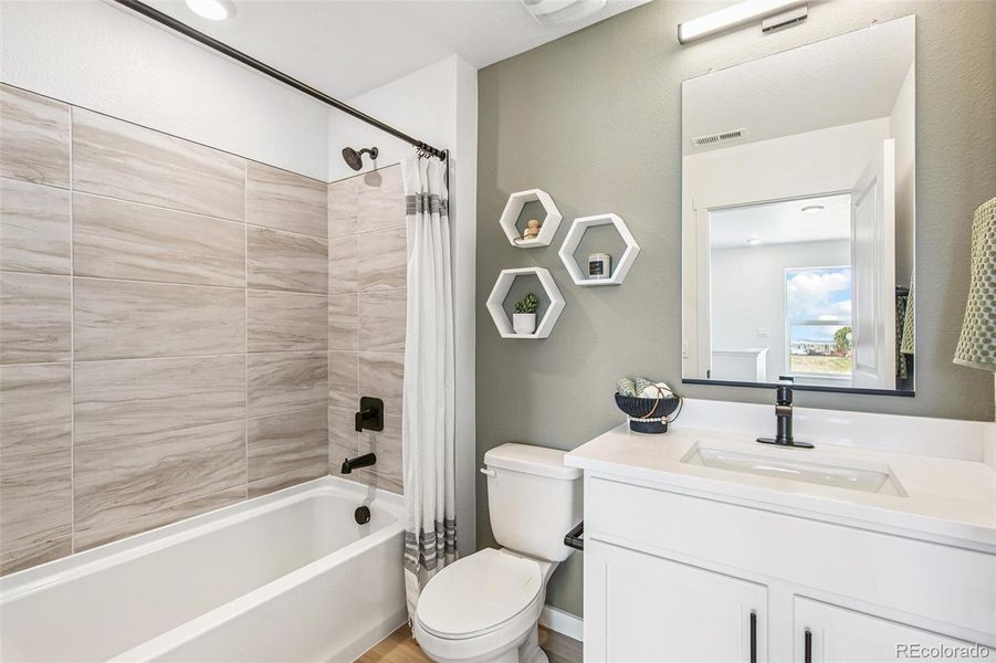 Furnished interior view inside a new home in Settlers Crossing, Commerce City (Image 24).
