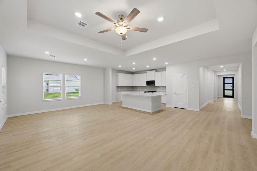 Spacious, unfurnished interior of a new home in Encino Estates, Dayton (Image 11).