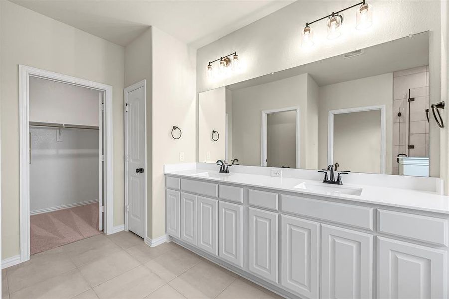 Furnished interior view inside a new home in Morningstar, Aledo (Image 6).