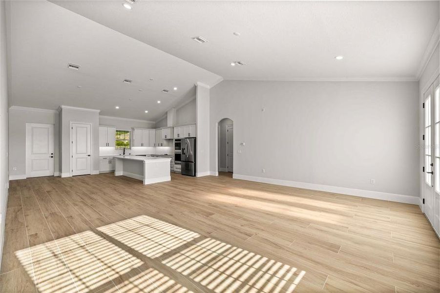Spacious, unfurnished interior of a new home in , Ocala (Image 15).