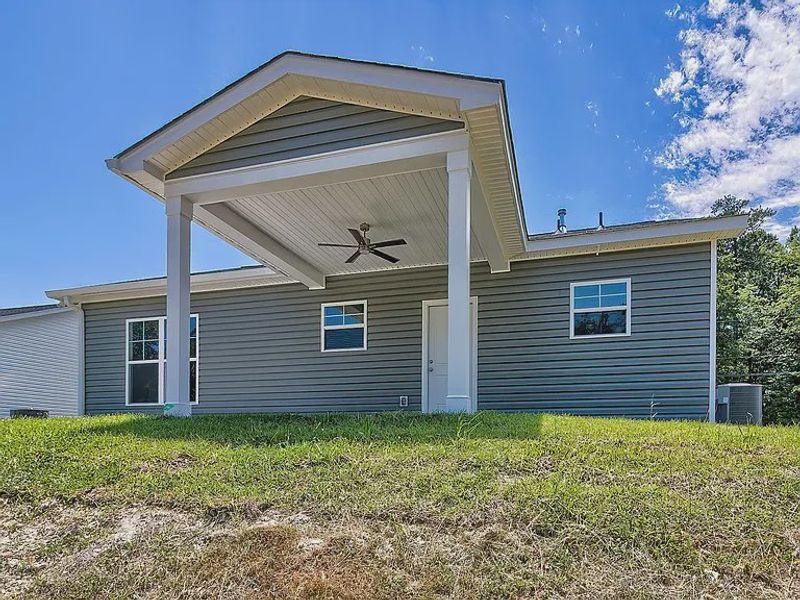 Exterior details and patio area of a home in Satchel Ford, Columbia (Image 2).