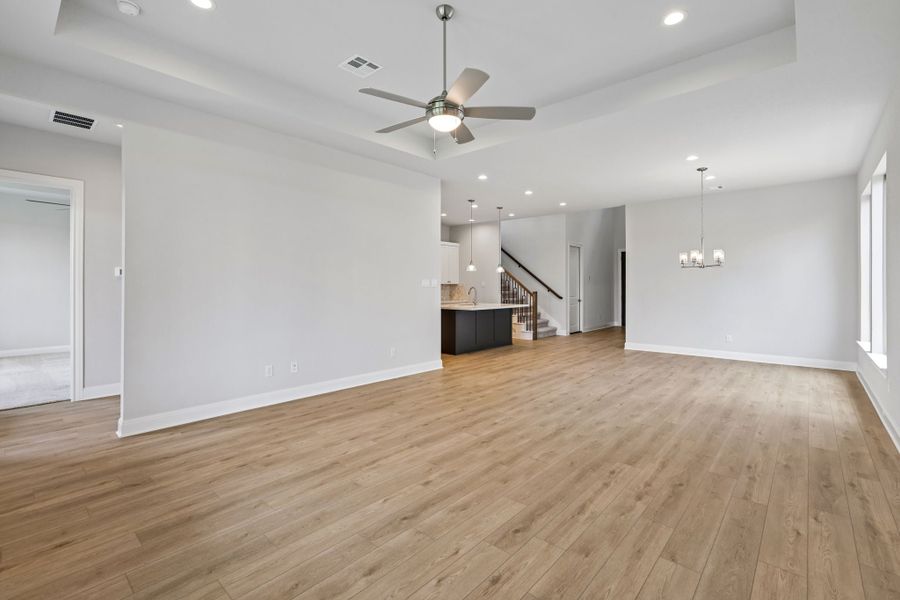 Spacious, unfurnished interior of a new home in 6 Creeks, Kyle (Image 25).