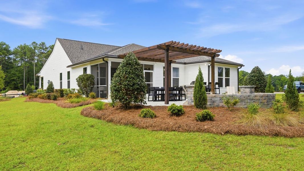 Representative exterior details of a home built from the Mystique by Pulte Homes in Oakleaf Chase, Blythewood (Image 29).