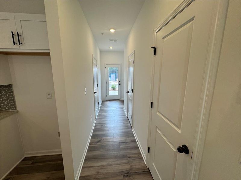 Spacious, unfurnished interior of a new home in Laurelwood, Douglasville (Image 28).