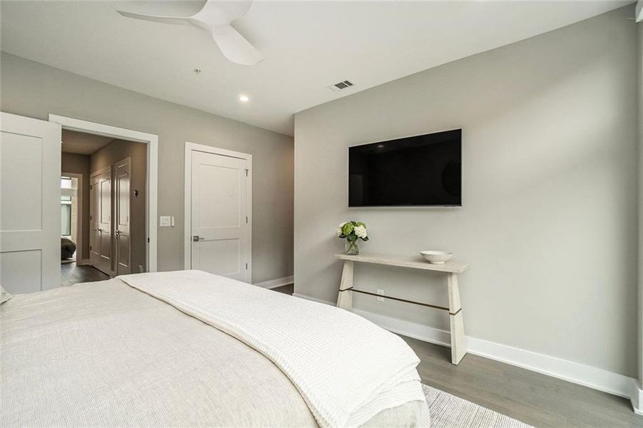 Furnished interior view inside a new home in , Atlanta (Image 7).