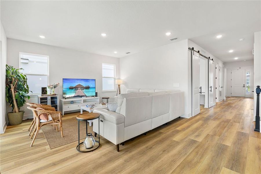 Furnished interior view inside a new home in Summerlake Reserve, Winter Garden (Image 42). Furnished interior view inside a new home in Summerlake Reserve, Winter Garden (Image 42).