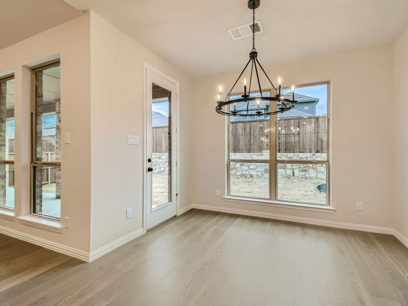 Plan 1530 Dining Room Representative Photo