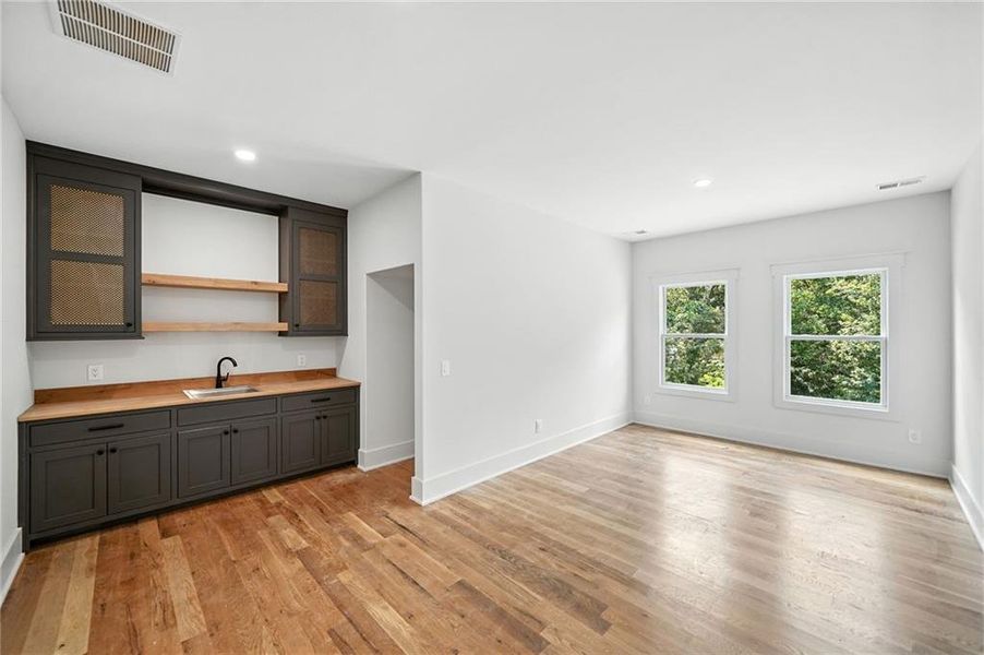 Image 92 of a home in .