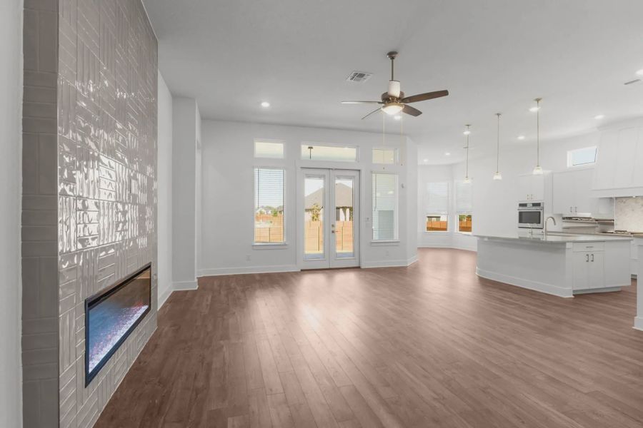 Representative unfurnished interior of a home built from the Sydney by Chesmar Homes in Broken Oak, Georgetown (Image 6).