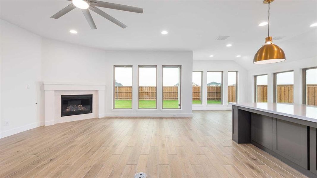 Spacious, unfurnished interior of a new home in Myrtle Creek 60', Waxahachie (Image 19).