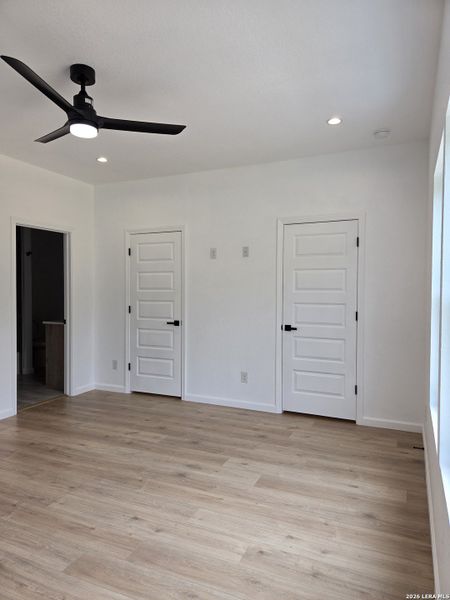 Spacious, unfurnished interior of a new home in , San Antonio (Image 41).
