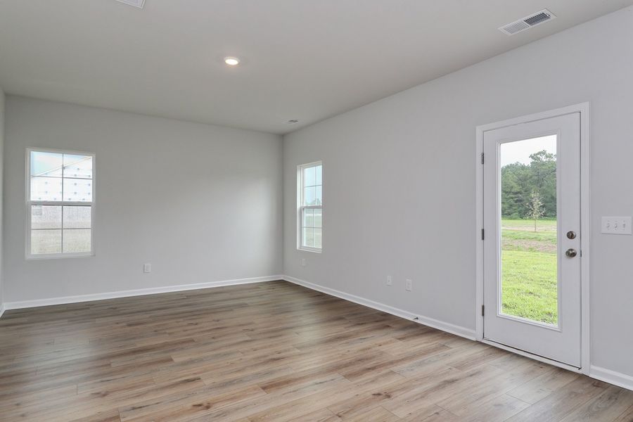Spacious, unfurnished interior of a new home in Hainer Place, Conway (Image 19).