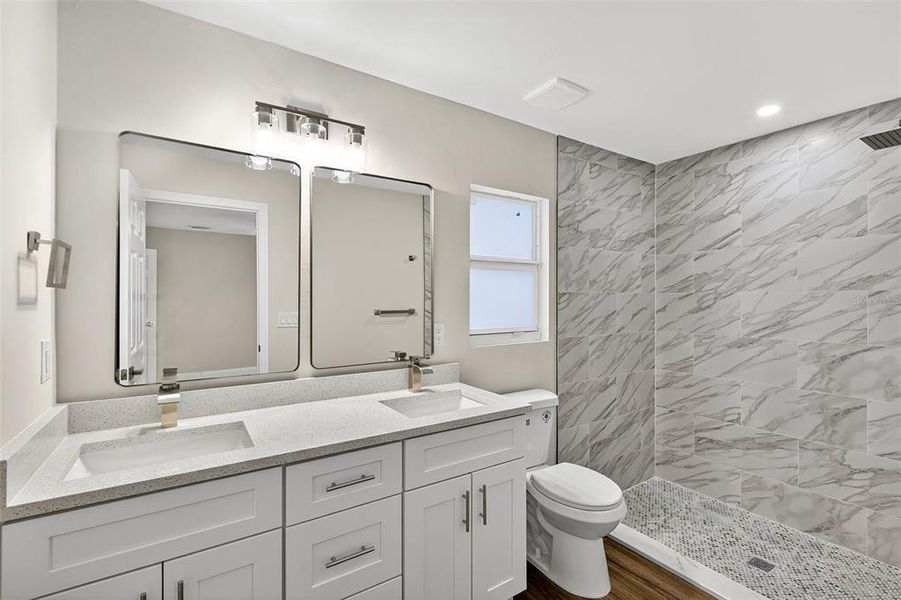 Furnished interior view inside a new home in , Port Charlotte (Image 10).