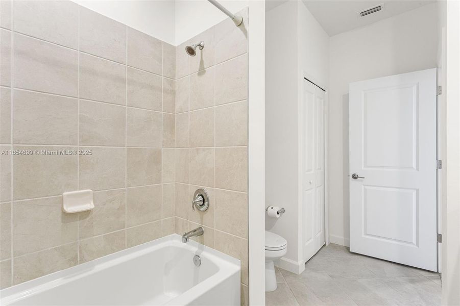 Furnished interior view inside a new home in , Fort Myers (Image 6).