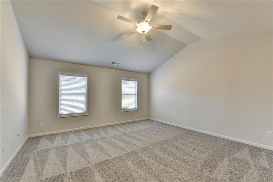 Spacious, unfurnished interior of a new home in , Auburn (Image 60).