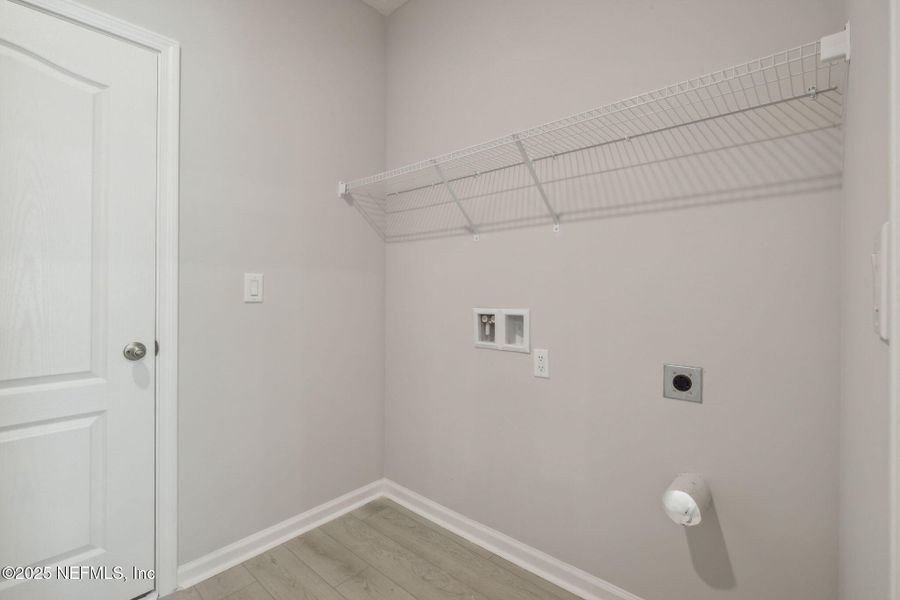 Spacious, unfurnished interior of a new home in , Jacksonville (Image 14).