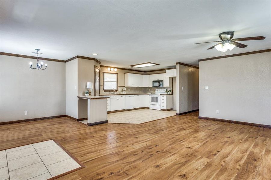 Spacious, unfurnished interior of a new home in , Azle (Image 12).