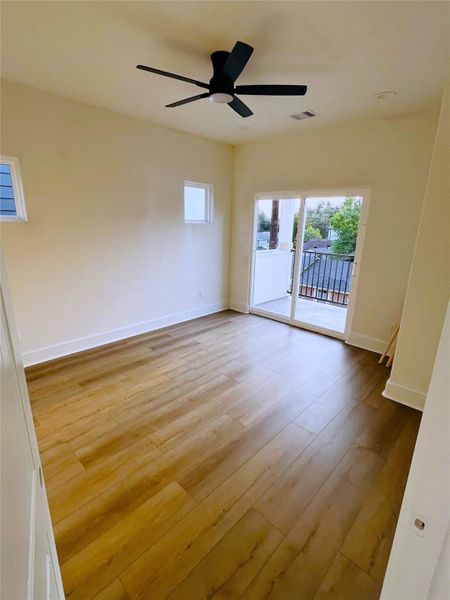 Spacious, unfurnished interior of a new home in , Houston (Image 34).