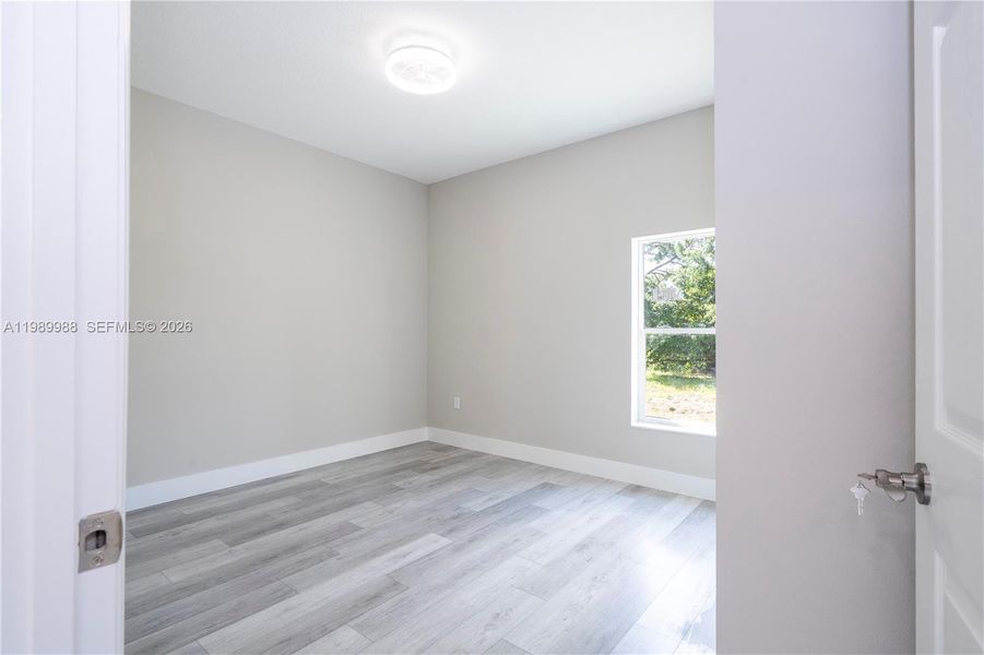 Spacious, unfurnished interior of a new home in , Sebring (Image 39).