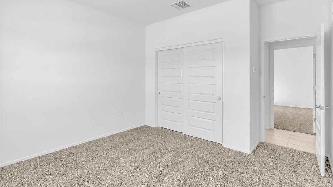 Spacious, unfurnished interior of a new home in Sycamore Vista, Vail (Image 21).