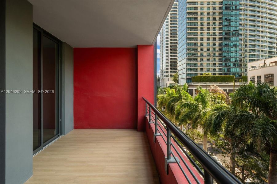 Condo located in Miami, FL showcasing its design and architecture (Image 3).