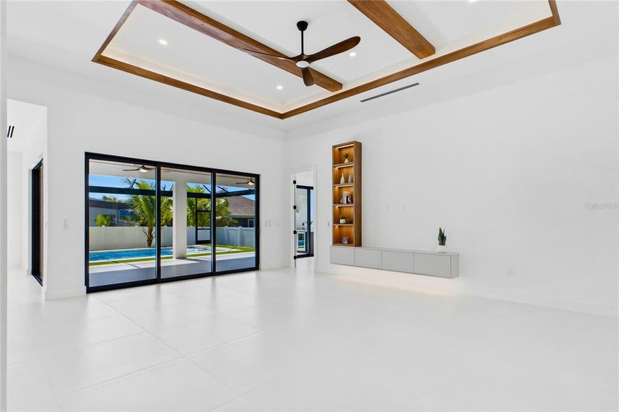 Spacious, unfurnished interior of a new home in , Cape Coral (Image 35).