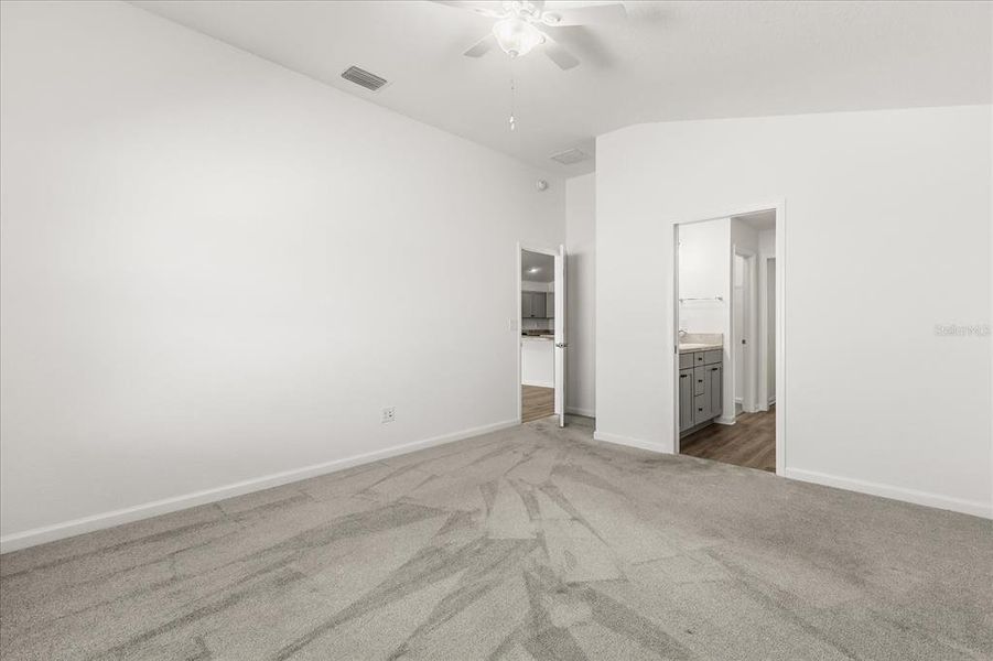 Spacious, unfurnished interior of a new home in , The Villages (Image 31).