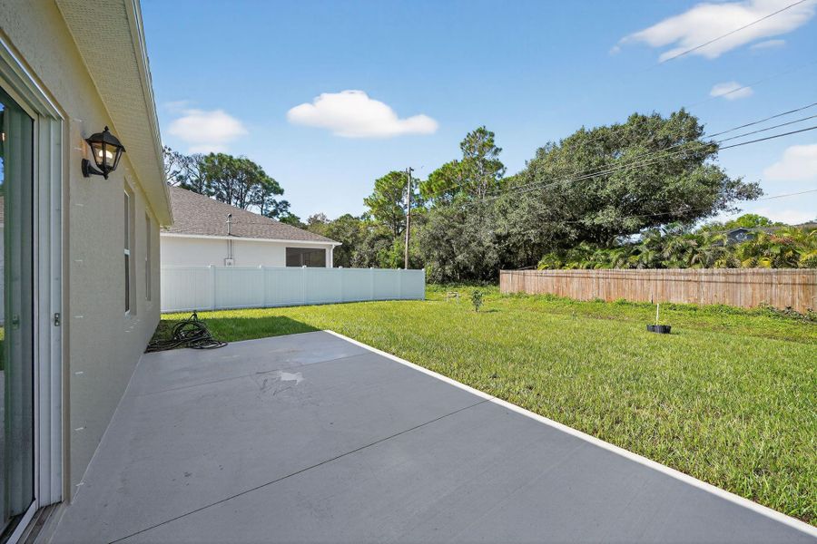 Exterior details and patio area of a home in , Vero Beach (Image 2).