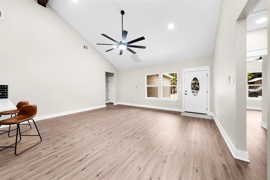 Spacious, unfurnished interior of a new home in , Sulphur Springs (Image 20).