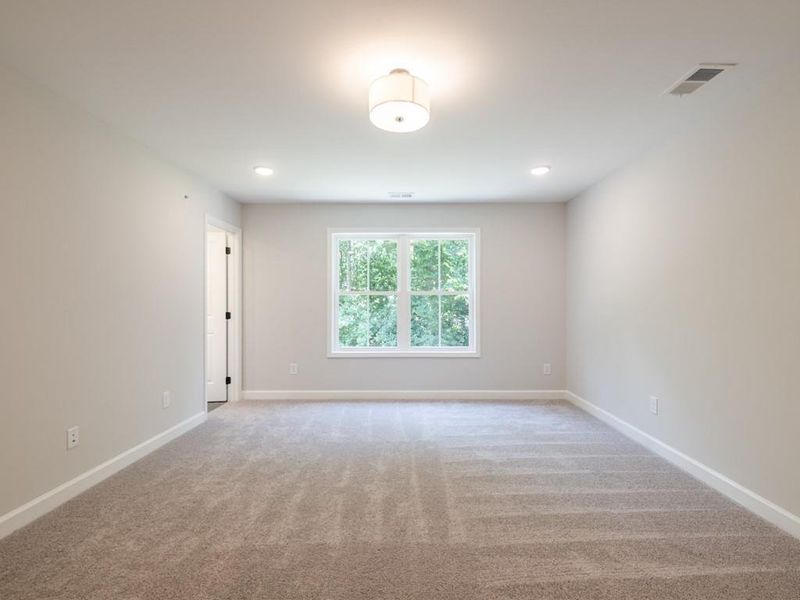 Spacious, unfurnished interior of a new home in Bluffs at Bells Ferry, Marietta (Image 11).